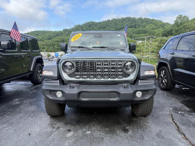 Used 2025 Jeep Wrangler Sport AWD/4WD image 1
