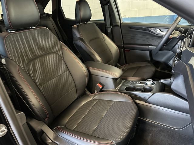 Certified 2025 Ford Escape ST-Line Elite image 28