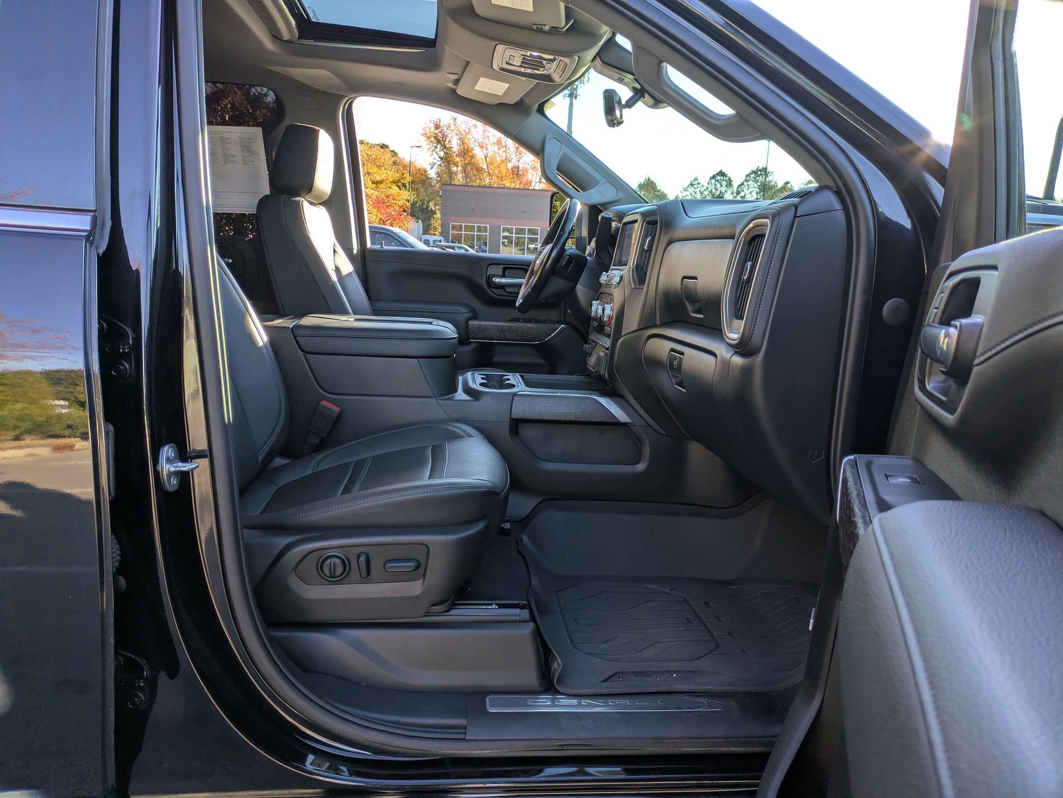 Used 2022 GMC Sierra 3500 Denali w/ Denali Ultimate Package image 40