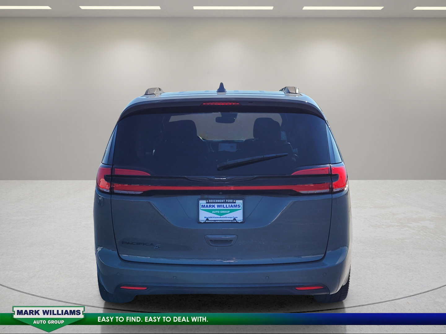 Used 2021 Chrysler Pacifica Touring w/ S Appearance Package FWD image 5