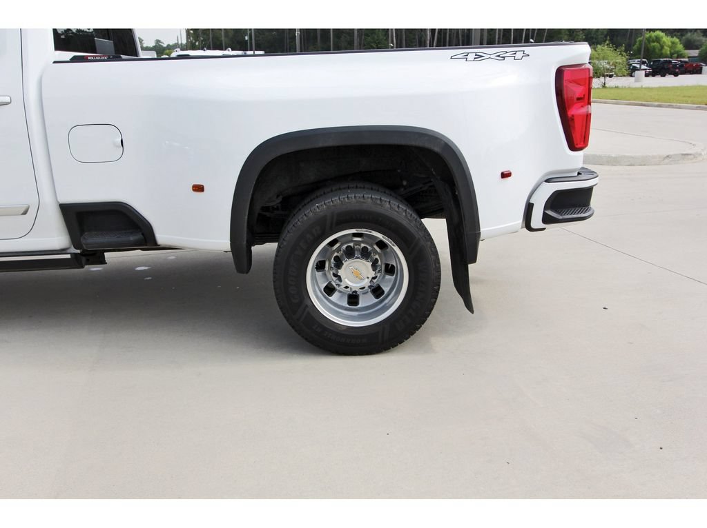 Used 2024 Chevrolet Silverado 3500 High Country w/ High Country Premium Package AWD/4WD image 29