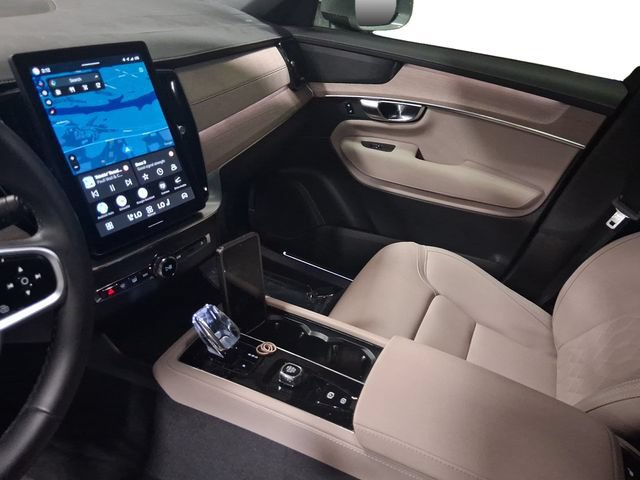 Used 2025 Volvo XC90 B6 Plus AWD/4WD image 15