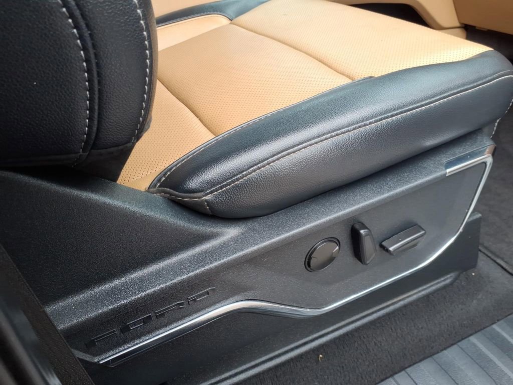 Certified 2023 Ford F250 Lariat w/ Lariat Ultimate Package image 11