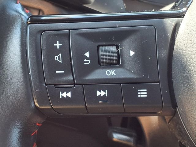 Used 2025 Nissan Kicks SR AWD/4WD image 18