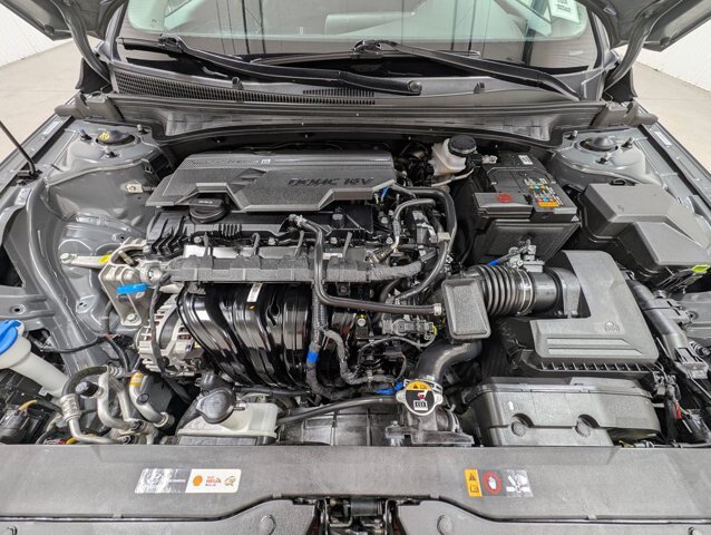 Used 2025 Hyundai Elantra SEL FWD image 25