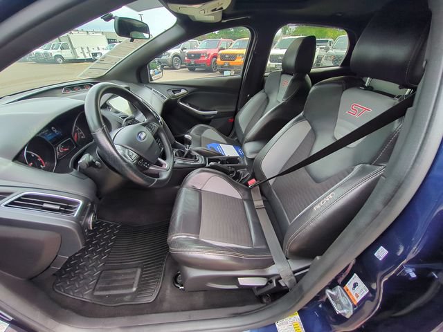 Certified 2017 Ford Focus ST w/ Equipment Group 401A FWD image 26
