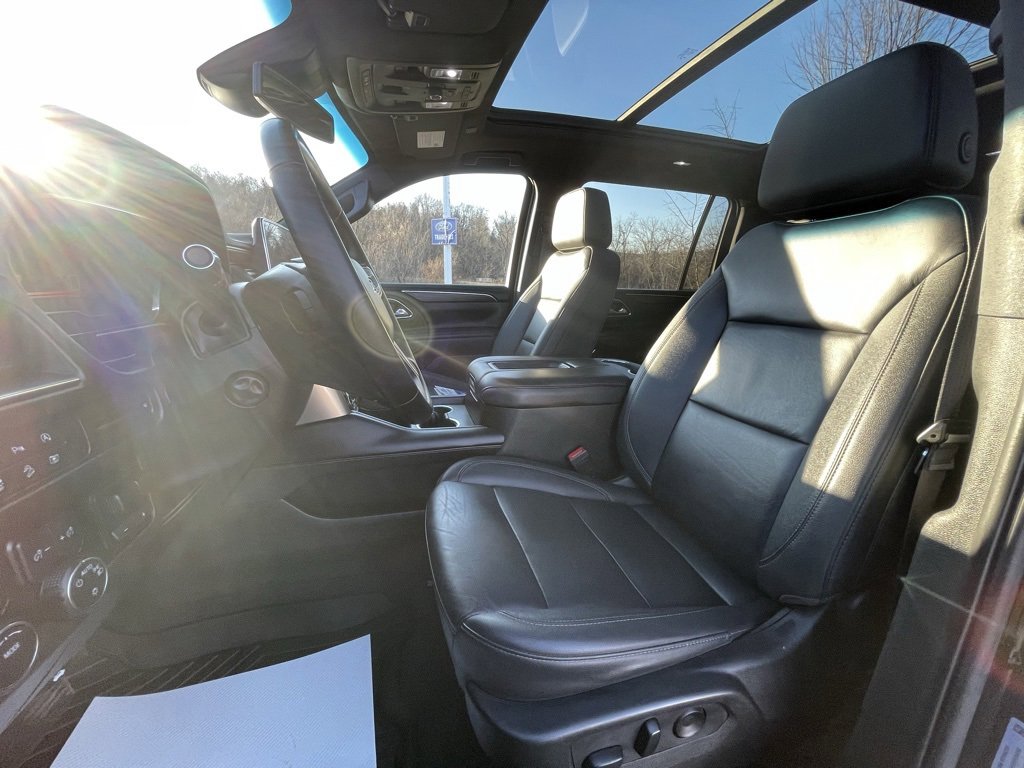 Used 2024 Chevrolet Suburban Z71 w/ Luxury Package image 31