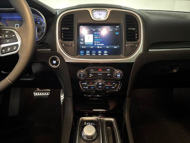 Used 2023 Chrysler 300 Touring w/ Safetytec Plus Group RWD image 17