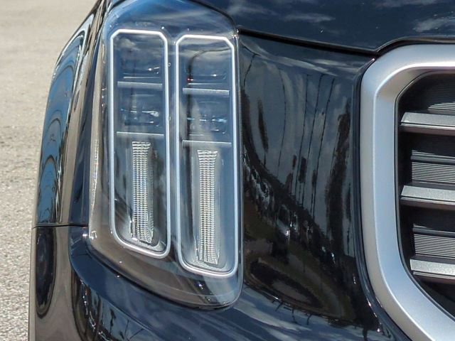 Used 2024 Kia Telluride SX w/ Towing Package image 10
