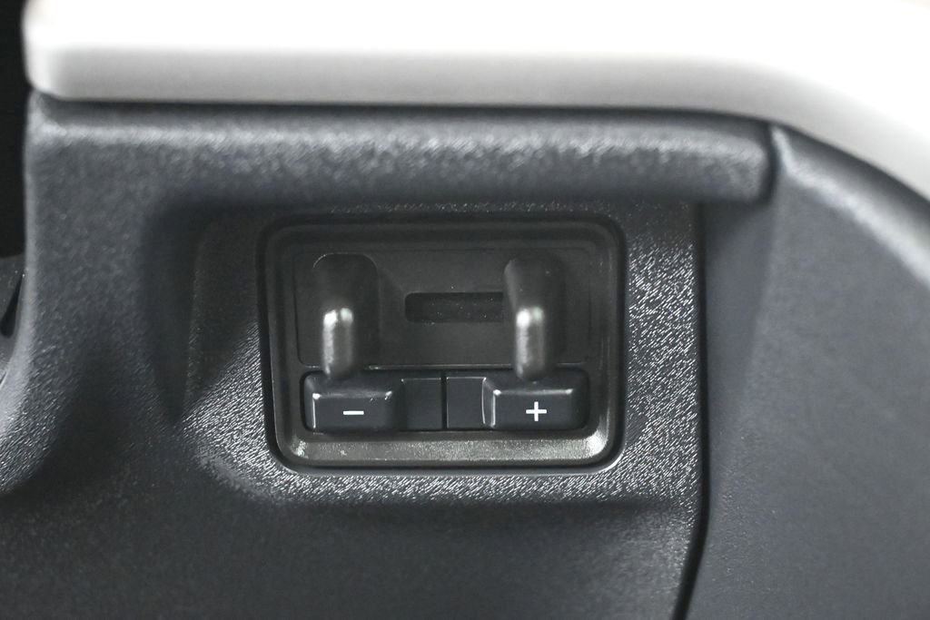 Certified 2025 Ford Expedition Active AWD/4WD image 19