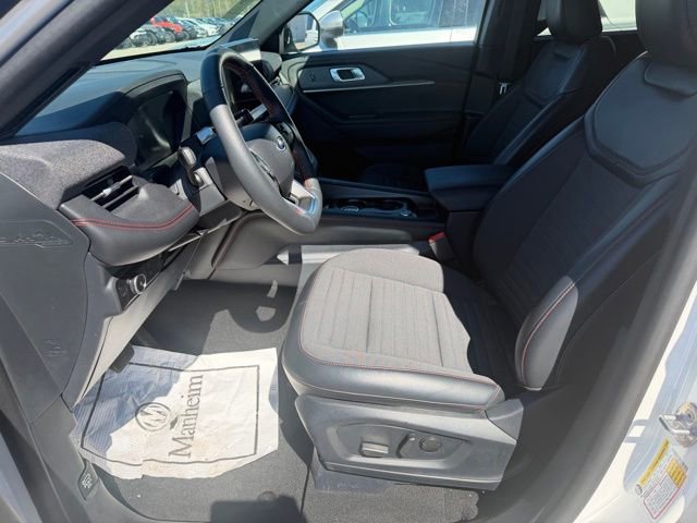 Certified 2025 Ford Explorer ST-Line AWD/4WD image 4
