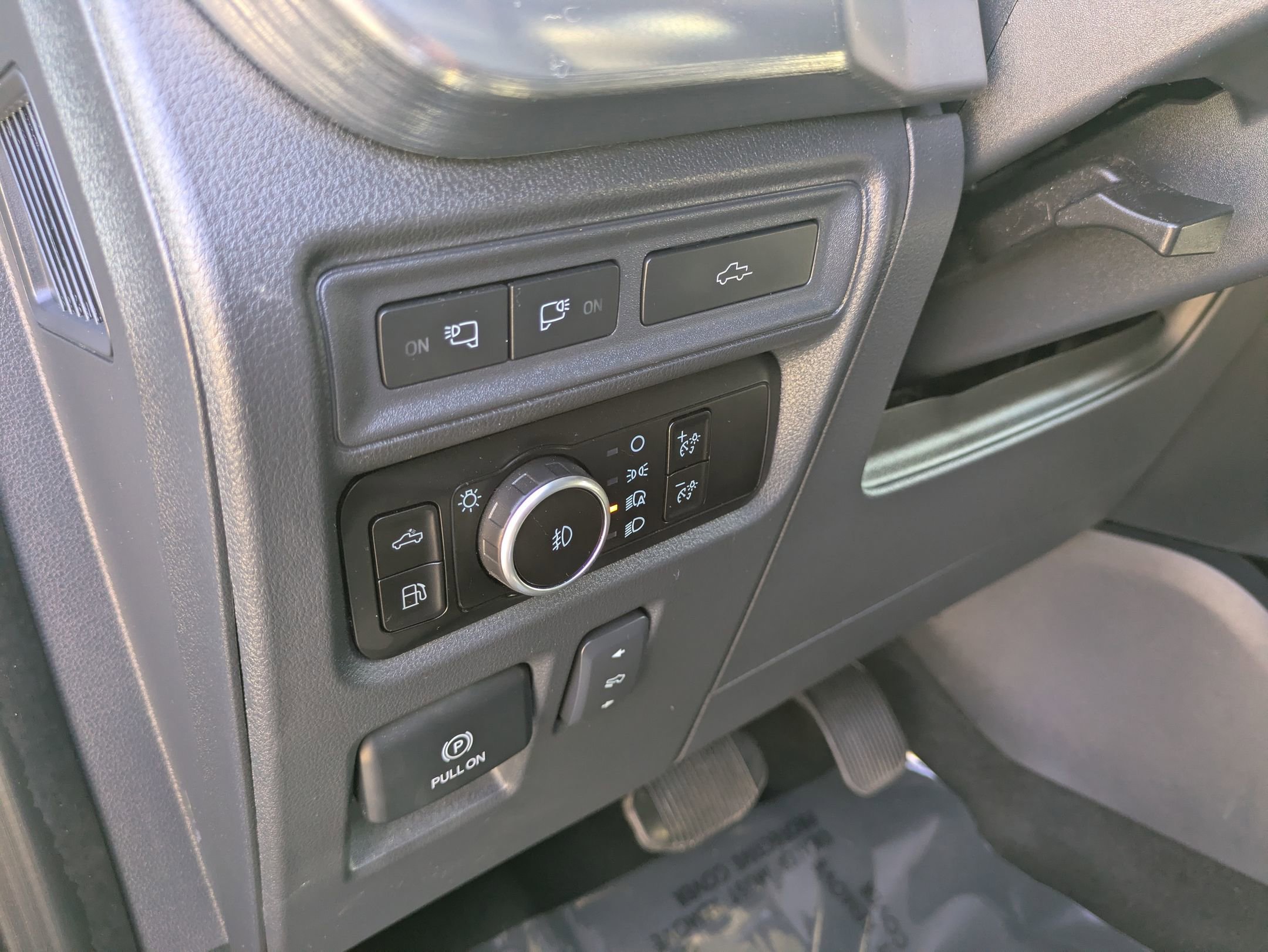 Certified 2023 Ford F150 Lariat w/ Trailer Tow Package image 14