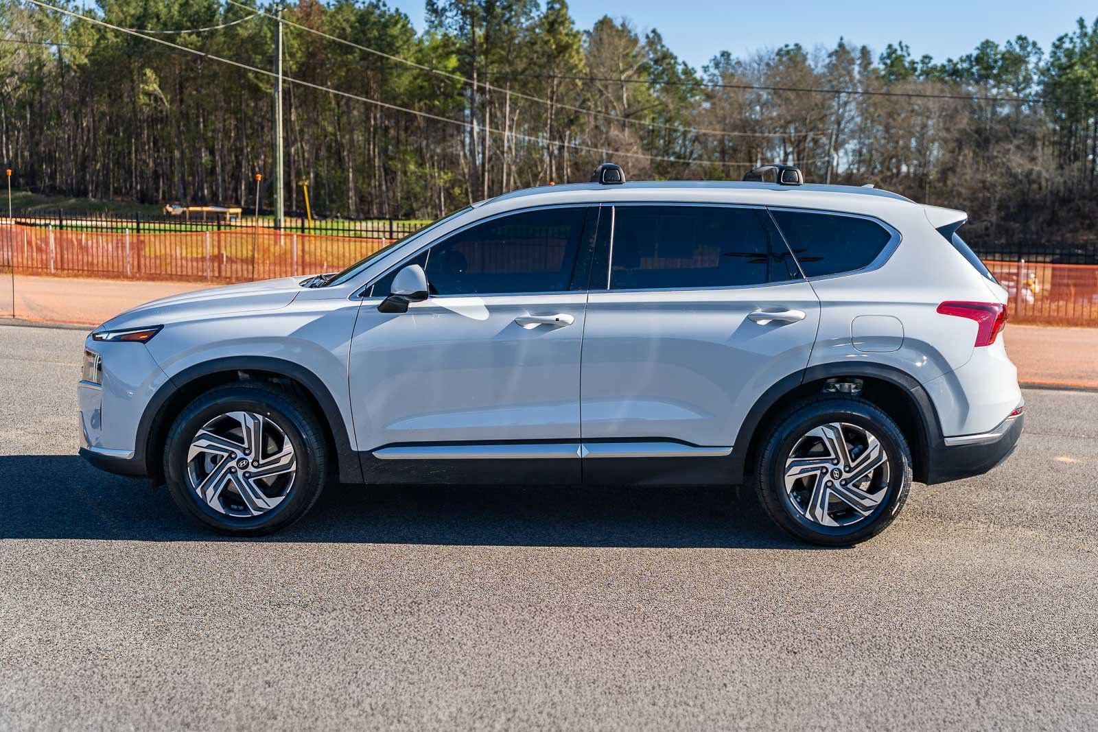 Used 2022 Hyundai Santa Fe SEL FWD image 4