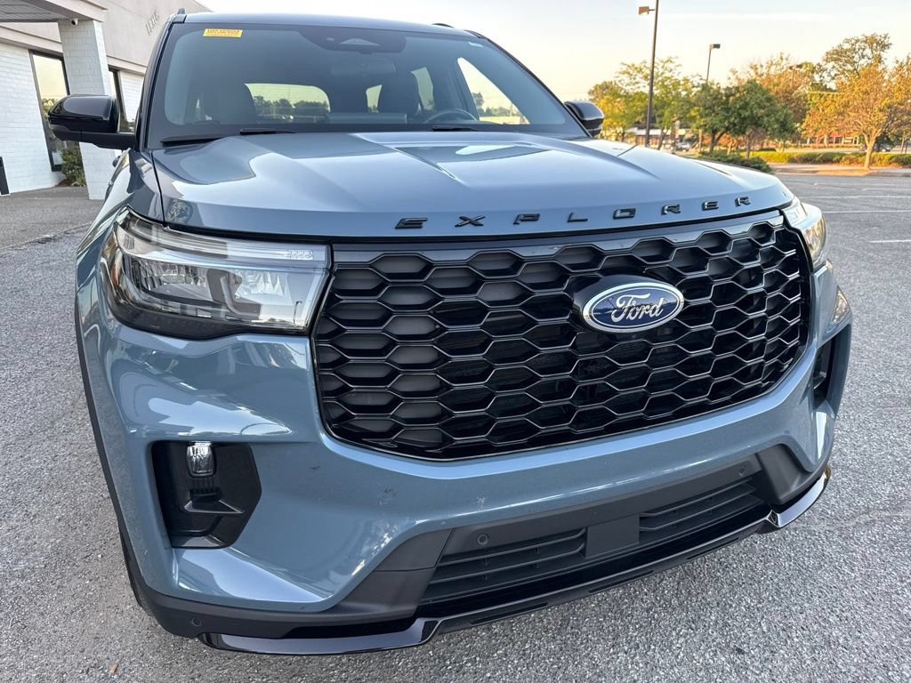 Certified 2025 Ford Explorer ST-Line AWD/4WD image 12