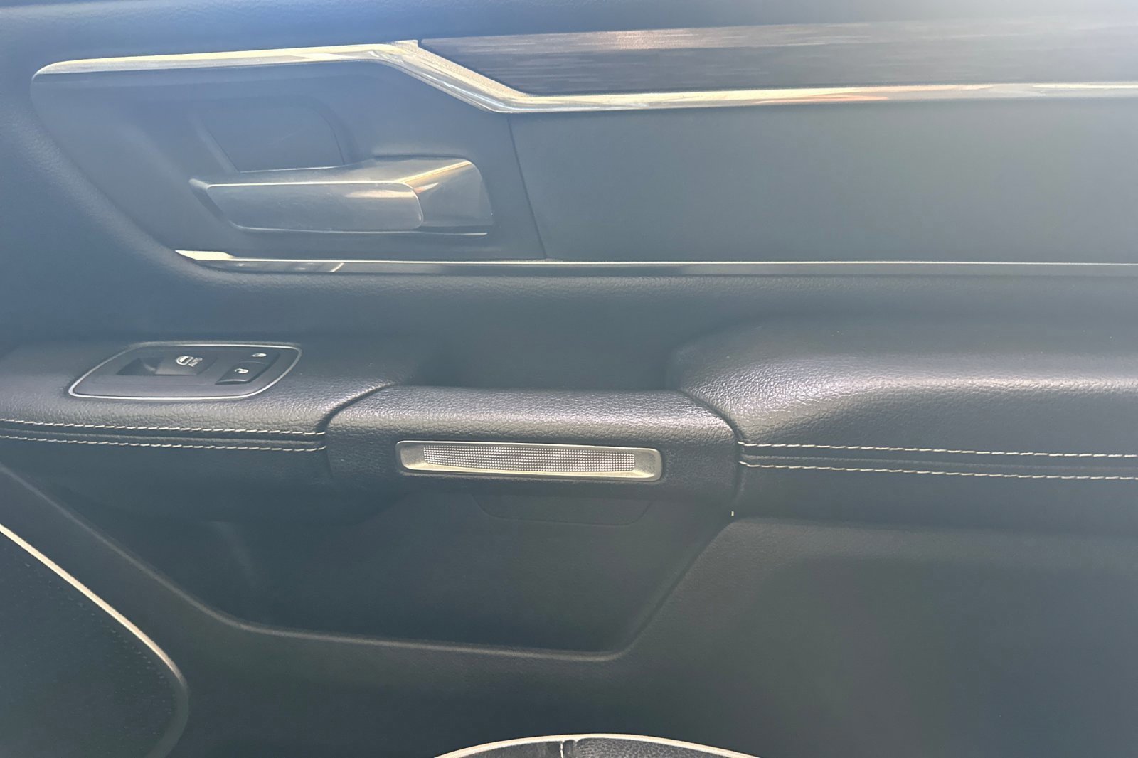 Used 2020 RAM 1500 Laramie image 18