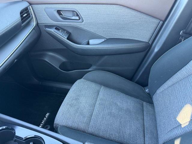 Used 2022 Nissan Rogue S FWD image 19