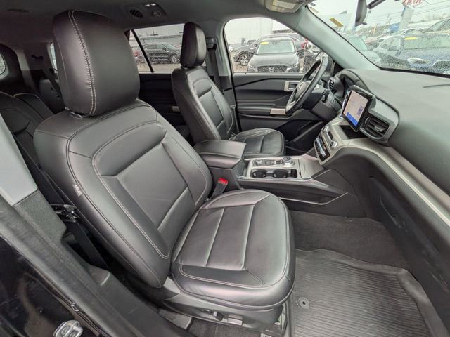 Certified 2022 Ford Explorer XLT w/ Equipment Group 202A image 21