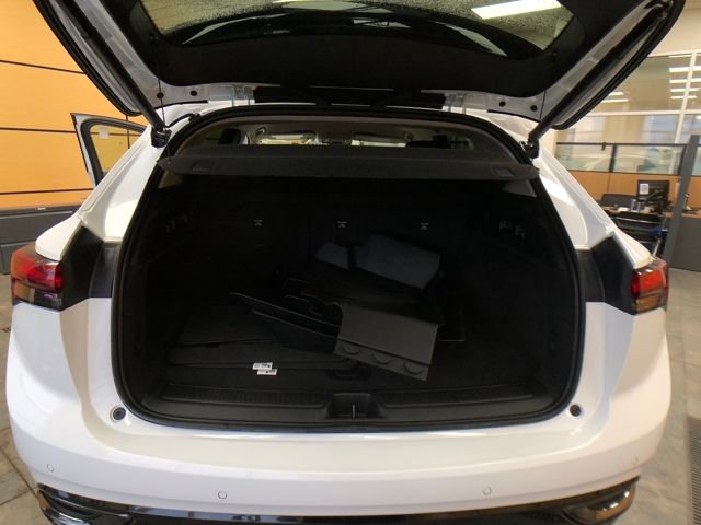 Used 2022 Buick Envision Essence w/ Sport Touring Package image 21