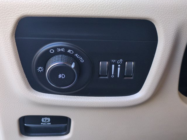 Used 2021 Jeep Grand Cherokee L Limited AWD/4WD image 19