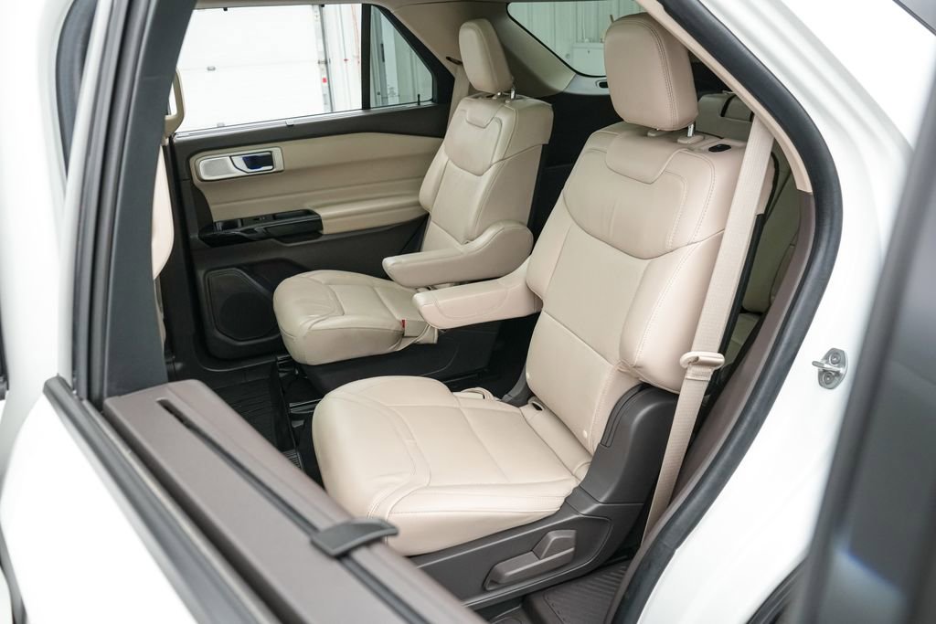 Certified 2023 Ford Explorer Platinum w/ Technology Package AWD/4WD image 20