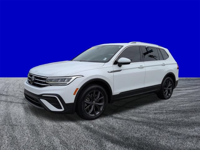 Used 2022 Volkswagen Tiguan SE w/ Panoramic Sunroof Package FWD image 8