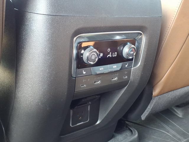 Used 2025 Chevrolet Suburban High Country AWD/4WD image 13