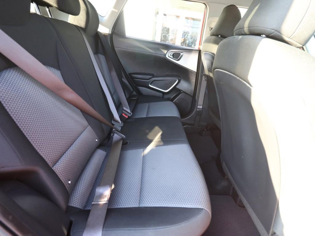 Used 2025 Kia Soul LX w/ LX Technology Package image 22