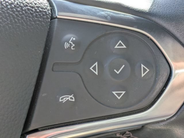 Used 2023 Chevrolet Traverse LT FWD image 24