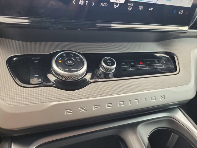 Certified 2025 Ford Expedition Active AWD/4WD image 23