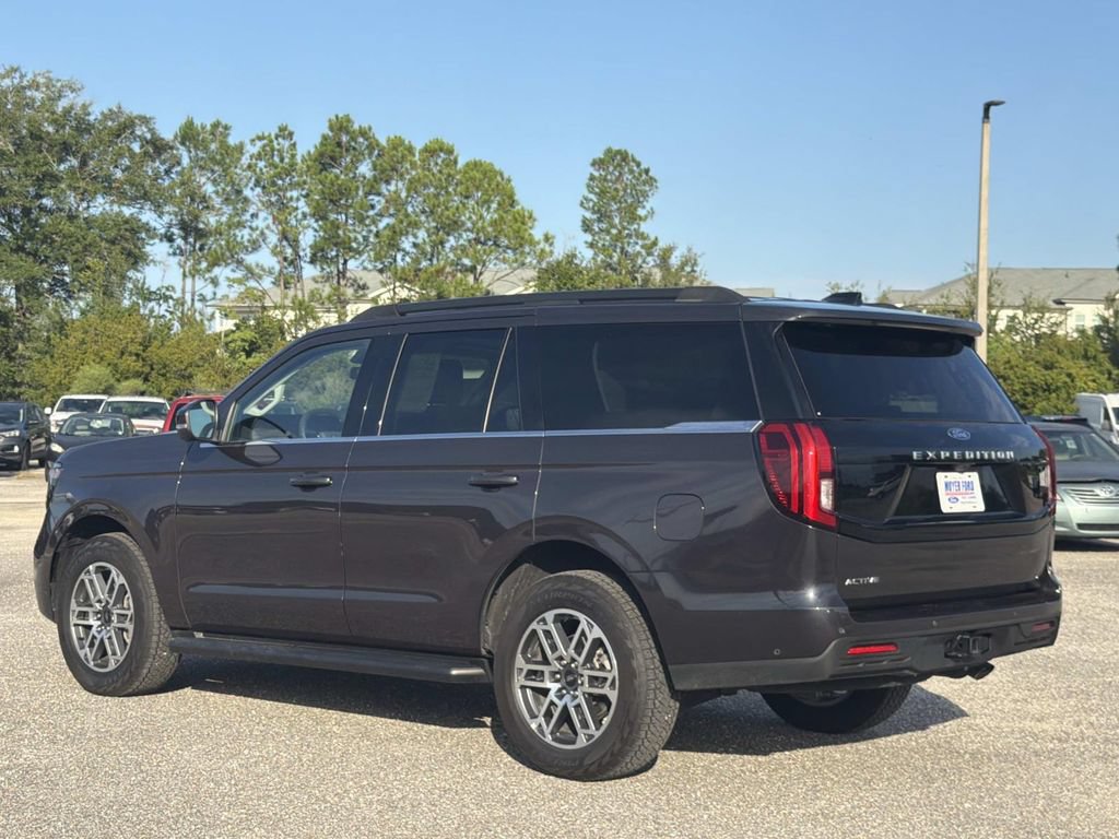 Certified 2025 Ford Expedition Active AWD/4WD image 6