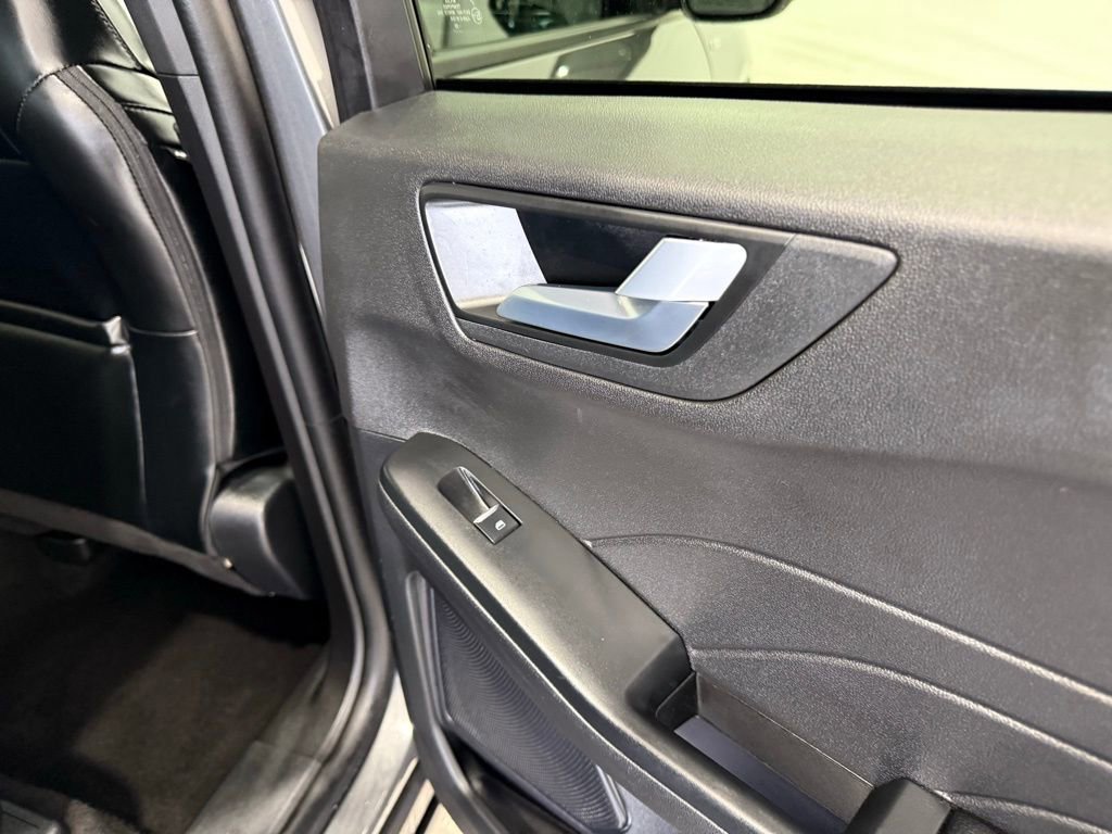 Certified 2025 Ford Escape ST-Line image 27