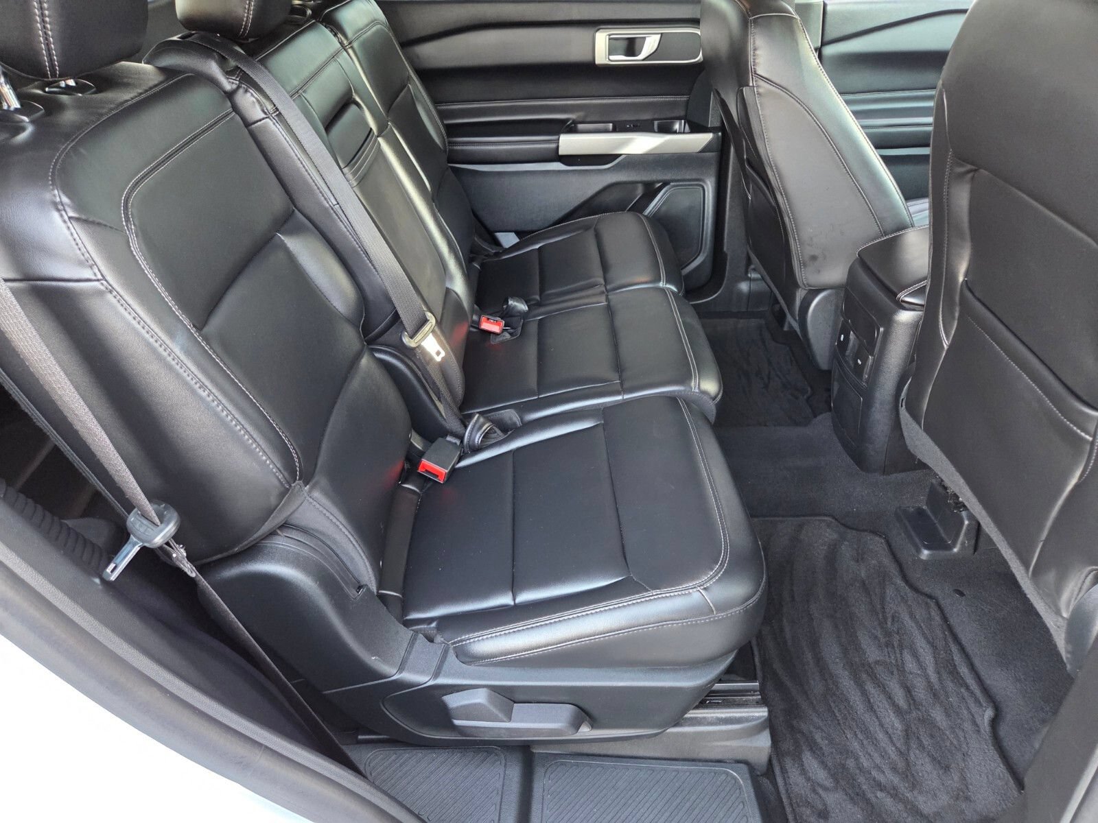 Certified 2023 Ford Explorer XLT w/ Equipment Group 202A RWD image 15