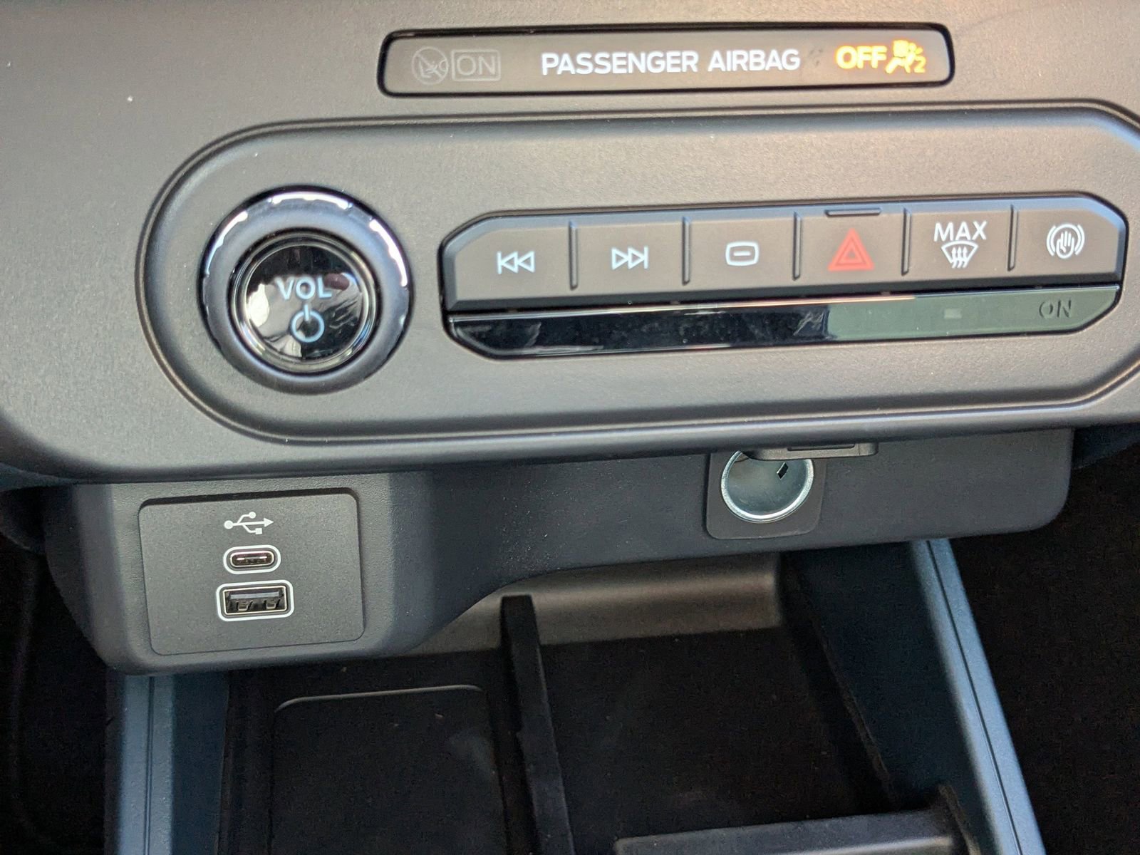 Certified 2025 Ford Maverick XL w/ Equipment Group 101A image 23