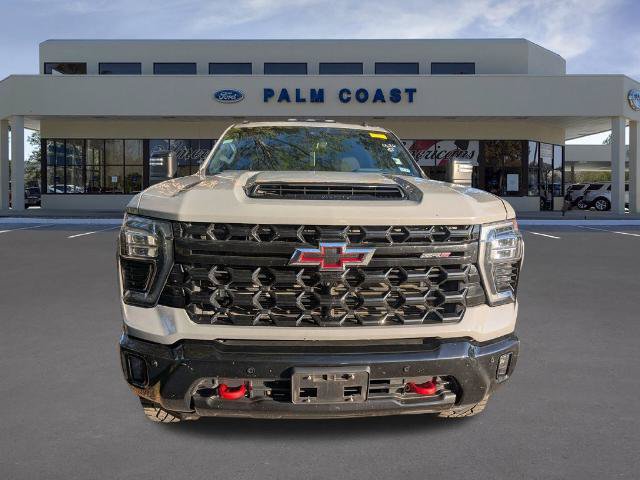 Used 2025 Chevrolet Silverado 2500 ZR2 w/ Technology Package AWD/4WD image 2