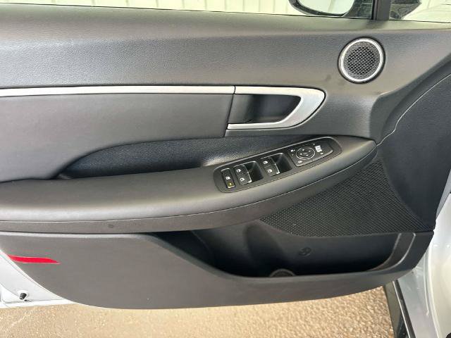 Used 2025 Hyundai Sonata SEL FWD image 23