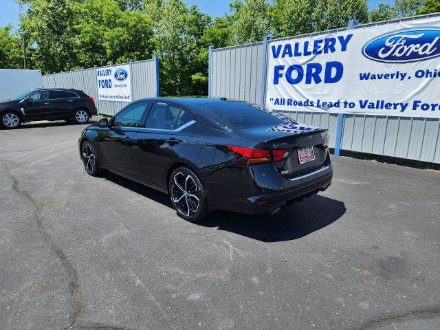 Used 2023 Nissan Altima 2.5 SR w/ SR Premium Package FWD image 3