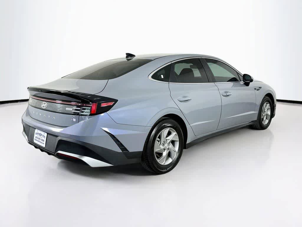 Used 2025 Hyundai Sonata SE FWD image 5