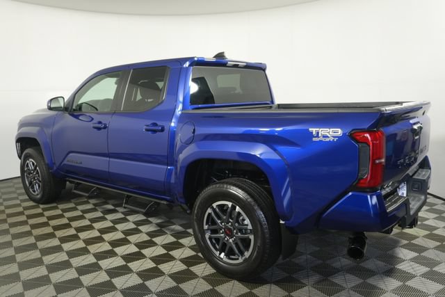 Used 2024 Toyota Tacoma TRD Sport AWD/4WD image 5
