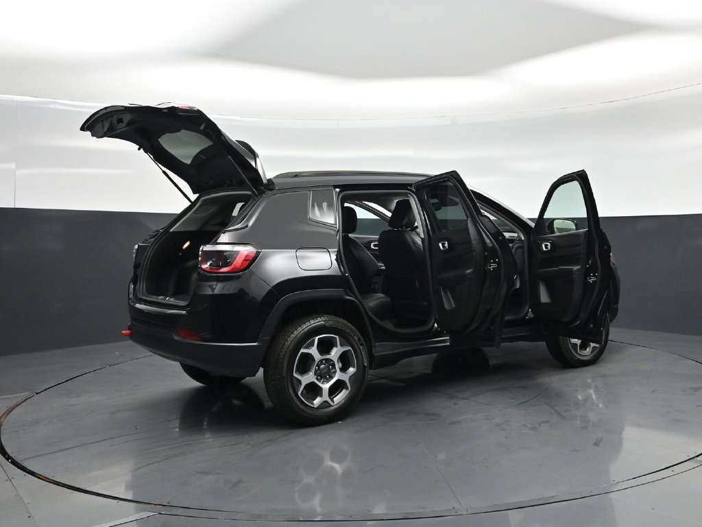 Used 2022 Jeep Compass Trailhawk AWD/4WD image 6