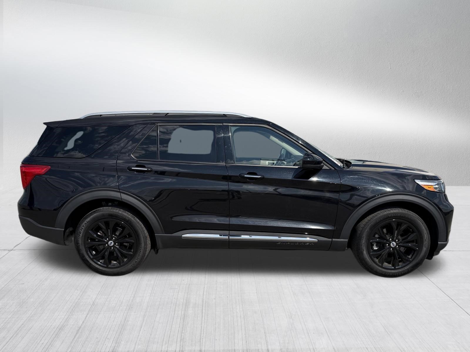 Certified 2023 Ford Explorer Limited AWD/4WD image 8