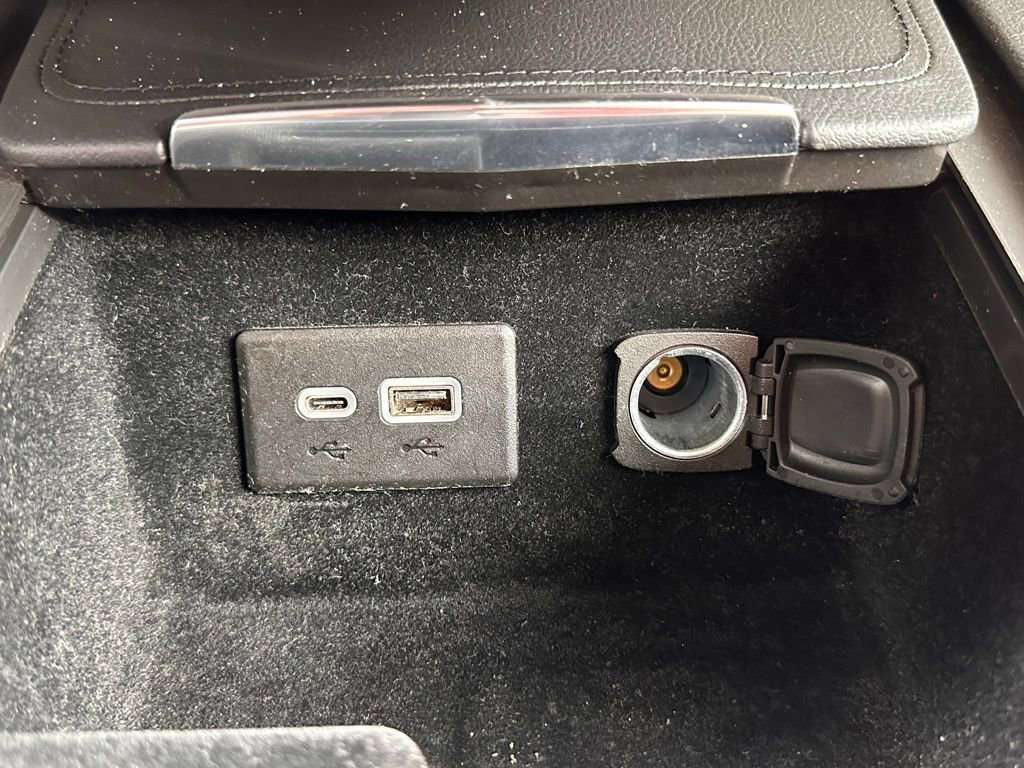 Used 2023 Cadillac XT4 Premium Luxury image 32