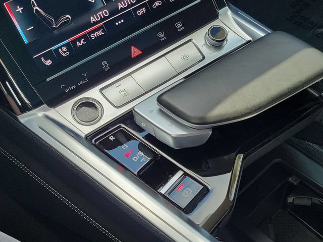 Used 2023 Audi e-tron Chronos AWD/4WD image 13