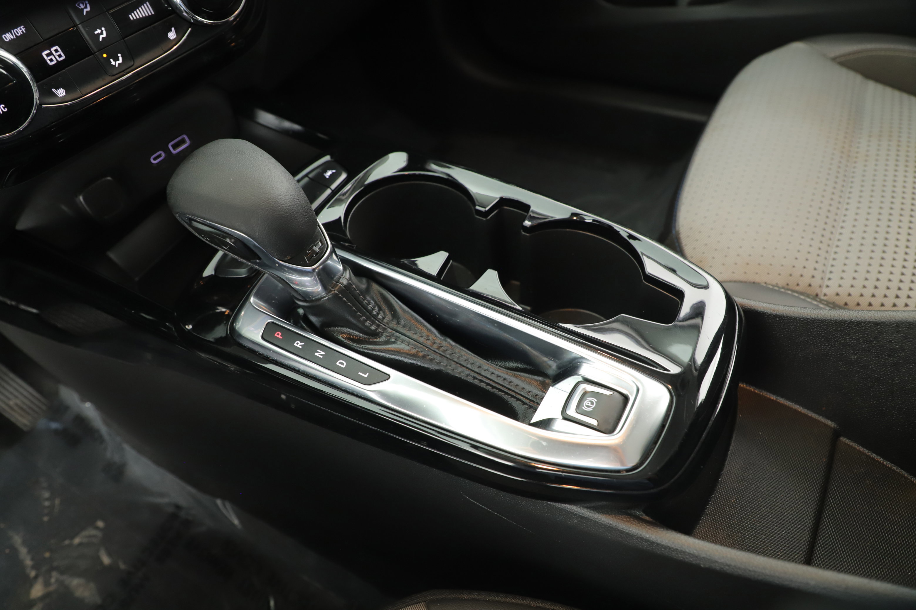 Used 2024 Chevrolet Trax LT w/ Driver Confidence Package image 16