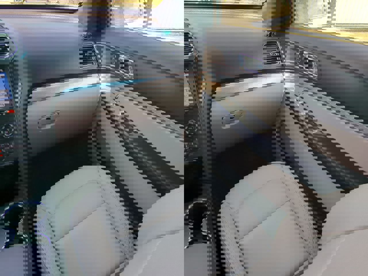 Certified 2018 Ford Explorer XLT w/ Equipment Group 202A image 15