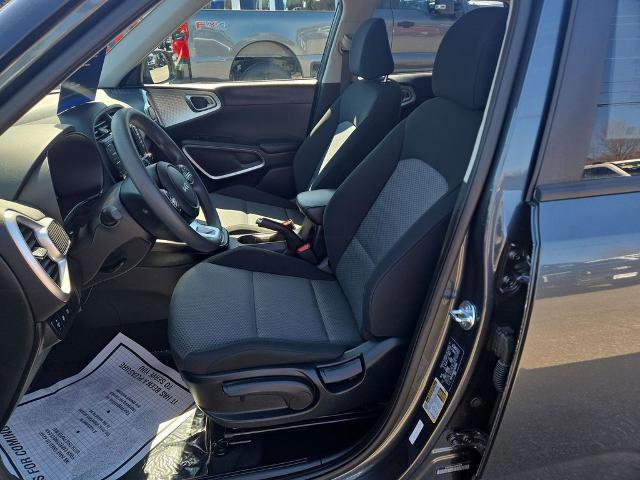 Used 2025 Kia Soul LX w/ LX Technology Package image 14
