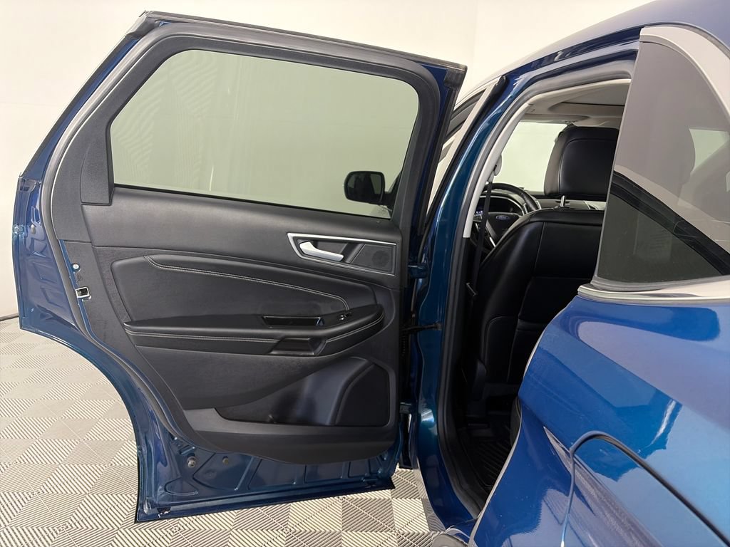 Certified 2020 Ford Edge Titanium AWD/4WD image 12