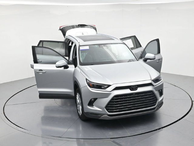 Used 2024 Toyota Grand Highlander AWD image 45