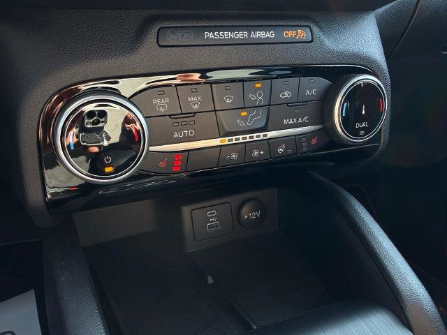 Certified 2022 Ford Escape SEL w/ SEL Stealth AWD Package image 21