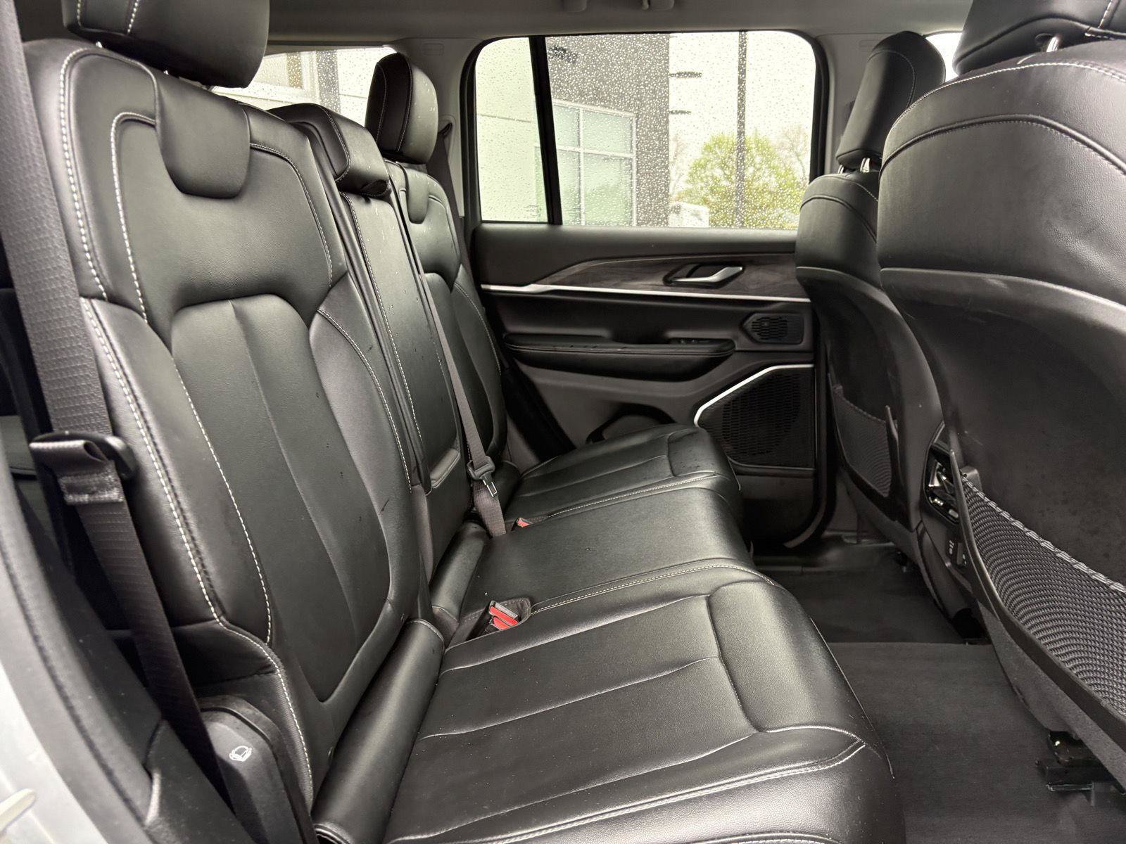 Used 2023 Jeep Grand Cherokee Limited w/ Trailer Tow Prep Group (B) AWD/4WD image 21