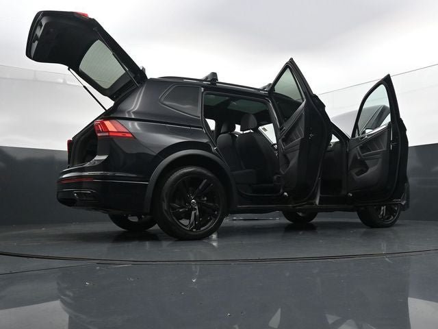 Used 2023 Volkswagen Tiguan SE R-Line FWD image 42